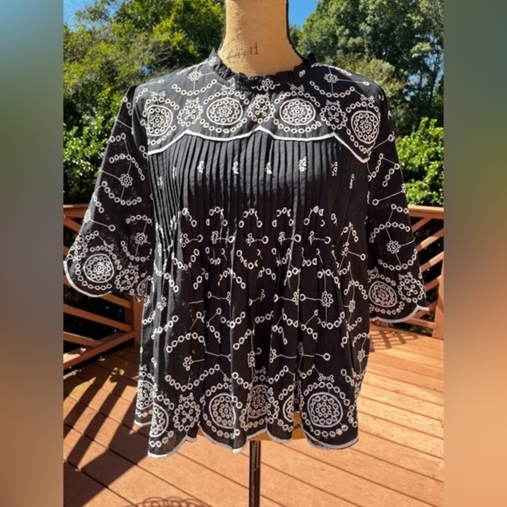 Joie Black and White embroidered Patterned Blouse xl